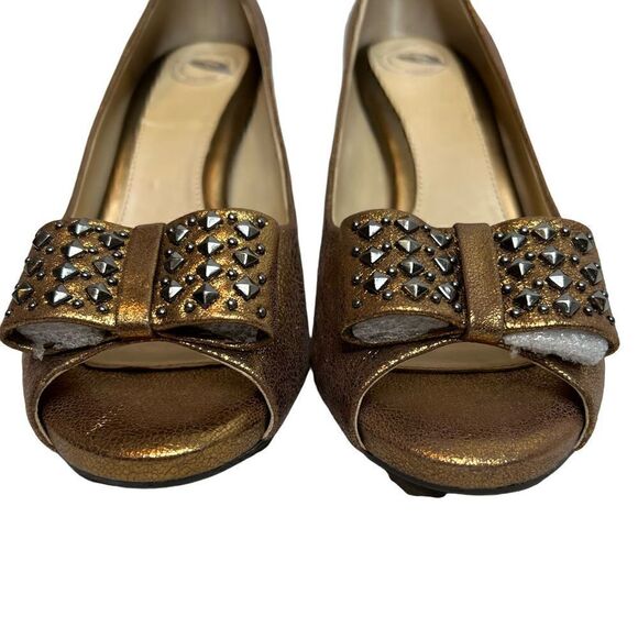 Nurture metallic bronze/ copper peep toe studded bow heels size 8 - Picture 5 of 16